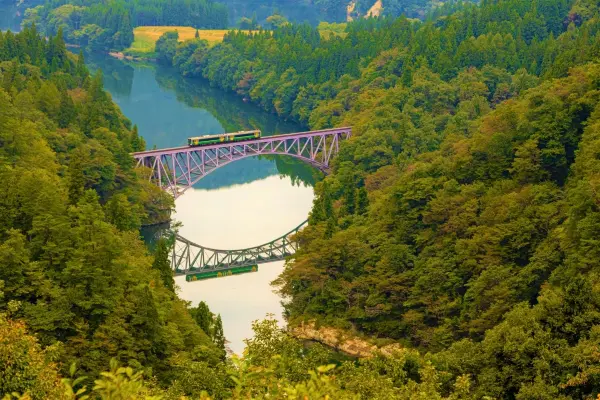 福島・第一只見川橋梁の紅葉