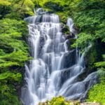 福岡・糸島の白糸の滝｜マイナスイオンあふれる落差24mの滝！見どころ・アクセス・駐車場は？