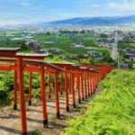 浮羽稲荷神社｜斜面に沿って連なる朱色の鳥居と筑後平野の絶景