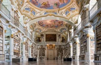 オーストリアのアドモント修道院図書館