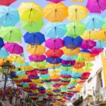 アゲダ・アンブレラ・スカイ・プロジェクト｜カラフルな傘が通りを彩る元祖「傘アート」！見どころ・アクセスは？