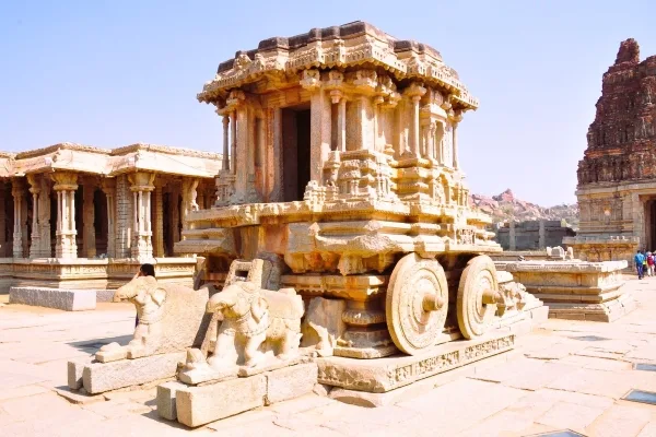 インドの世界遺産ハンピのヴィッタラ寺院