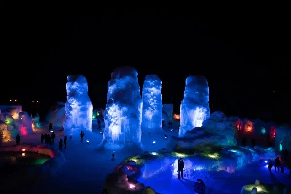 千歳・支笏湖氷濤まつり~氷の美術館
