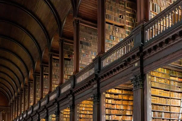 アイルランド・ダブリンのトリニティ・カレッジ図書館（Trinity College Library）