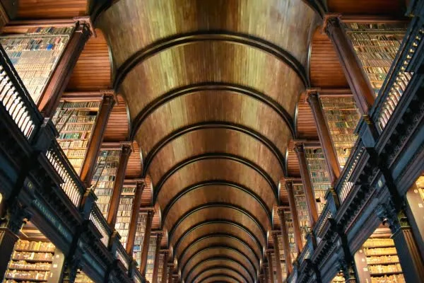 アイルランド・ダブリンのトリニティ・カレッジ図書館（Trinity College Library）
