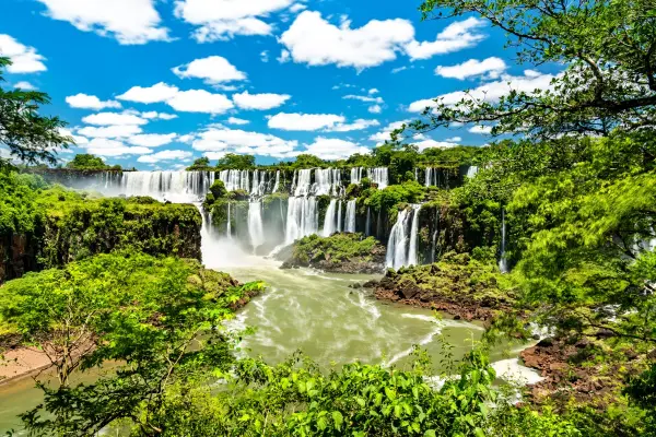 世界遺産・イグアスの滝(Iguazu Falls)