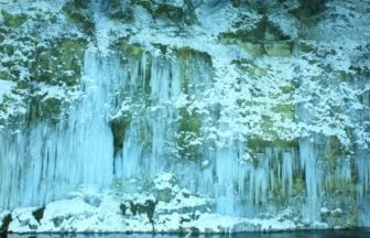 長野・木曽町の白川氷柱群2026