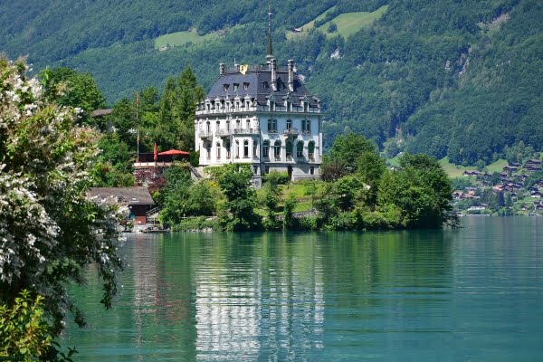 Schloss Seeburg, Switzerland