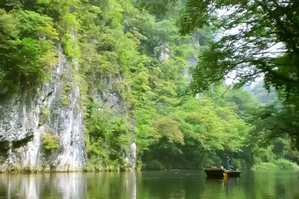 岩手・一関の猊鼻渓の舟下り