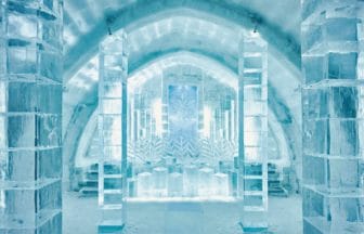 北海道鹿追町 然別湖コタンのアイスバー