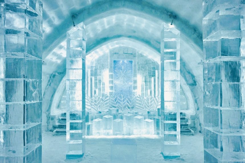 北海道鹿追町 然別湖コタンのアイスバー