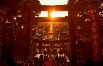 福岡県福津市 宮地嶽神社の参道から海へと続く光の道