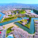 北海道函館市 五稜郭 星形城塞を囲む満開の桜を上空から望む絶景